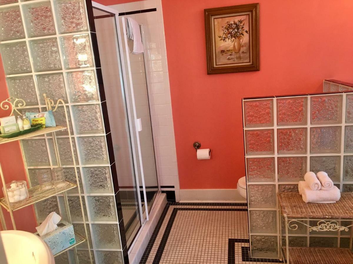 The Villa Bed & Breakfast (Adults Only) Tacoma Quarto foto